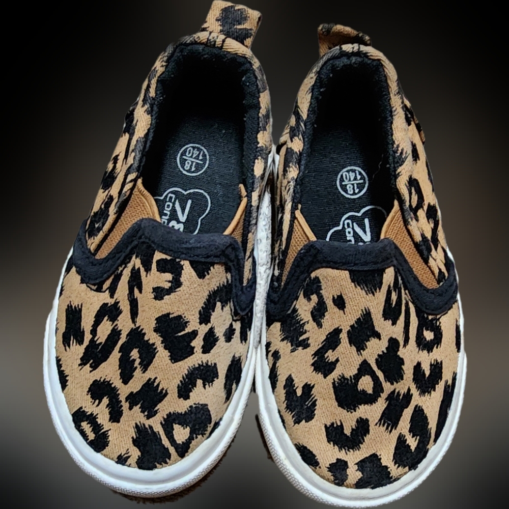 7&5 Conamore leapard print canvas slip-ons toddler size 4